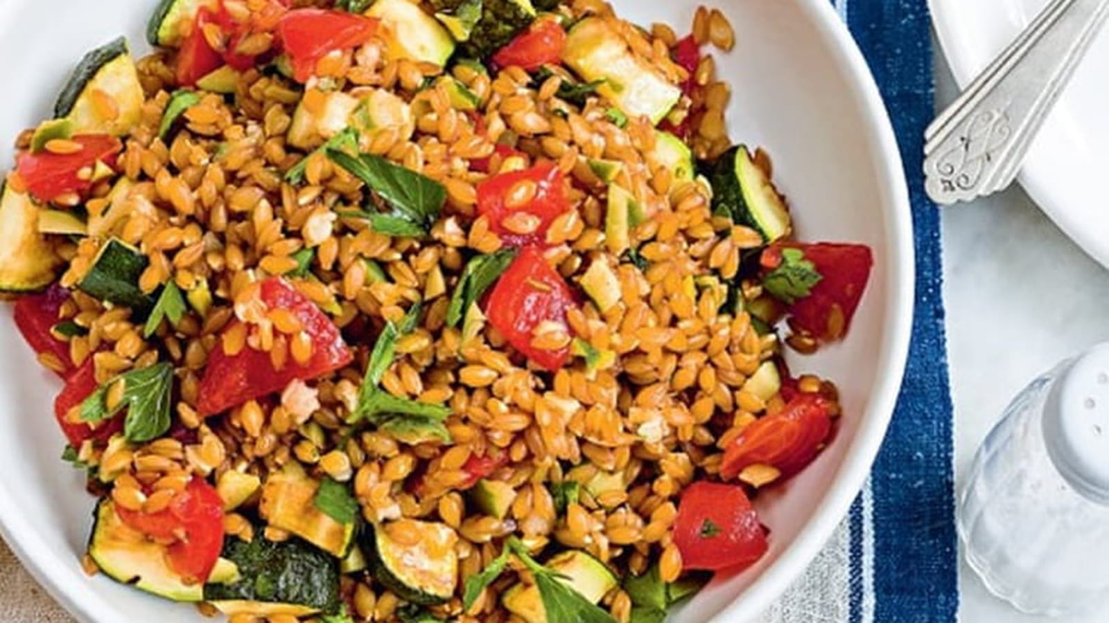 Épeautre, courgette et tomates