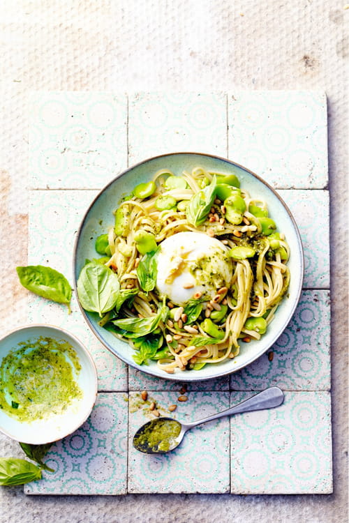 Linguine aux fèves, pesto de basilic et burrata