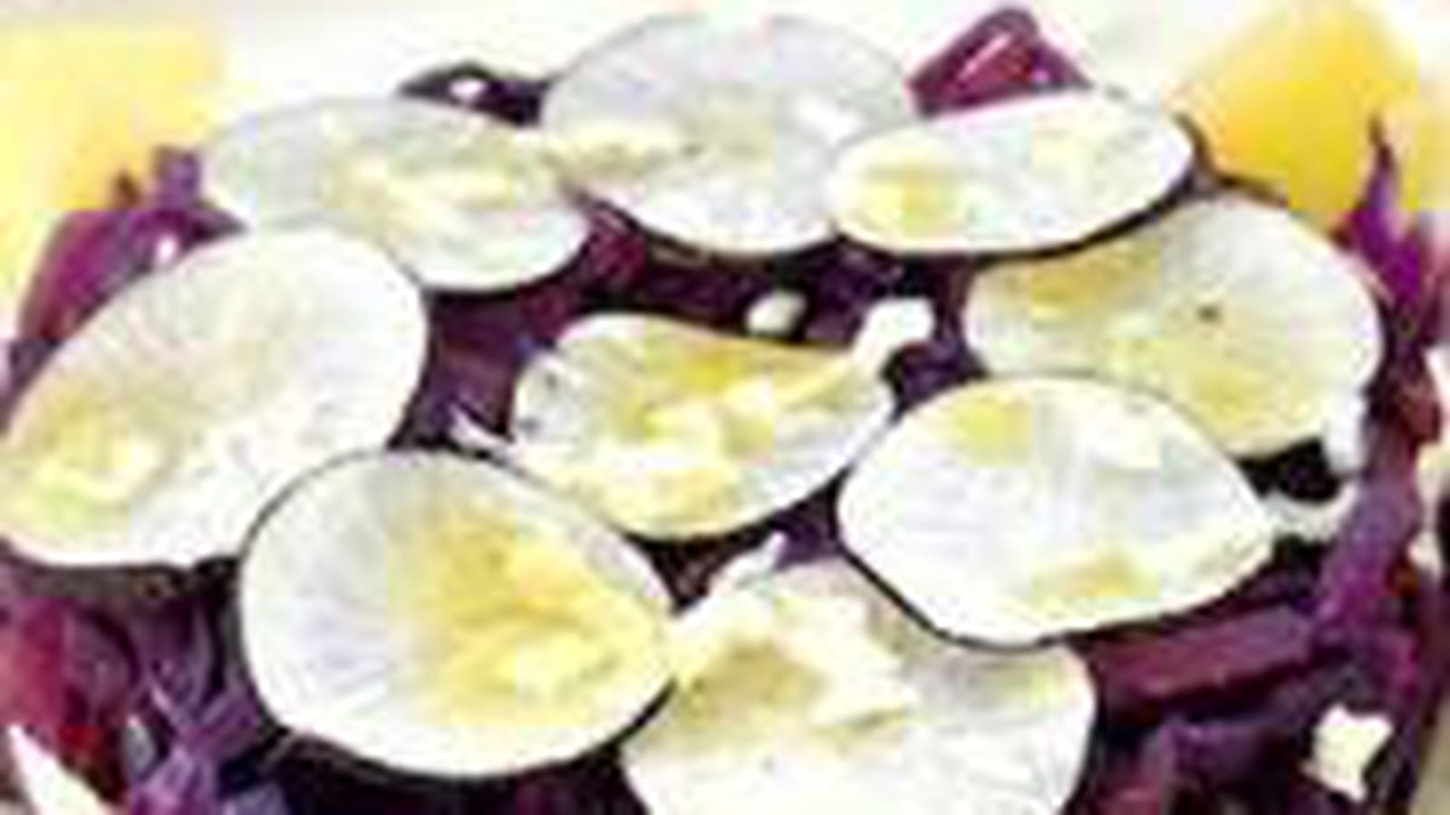 Salade chou rouge, radis noir, chocolat blanc