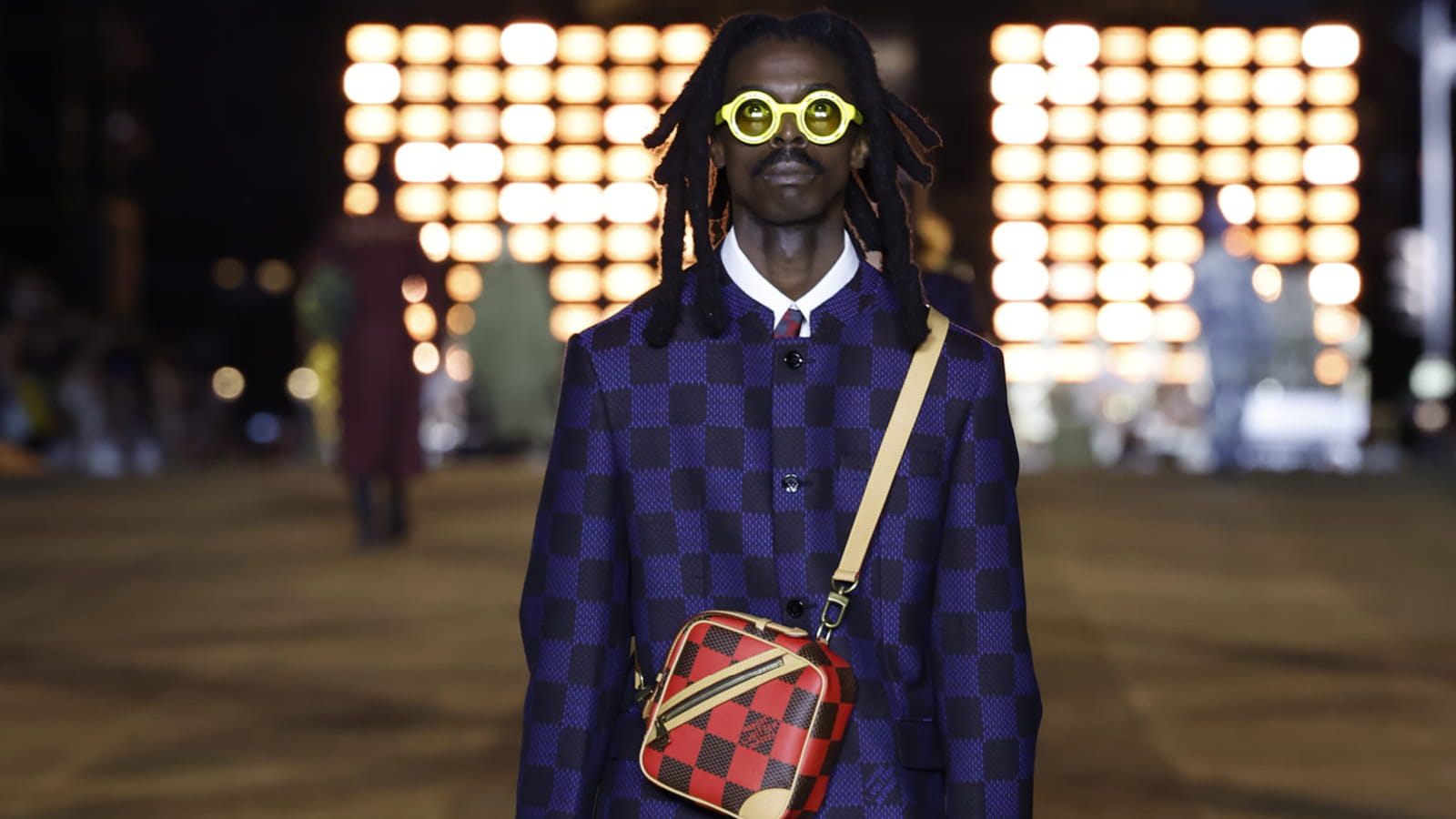Look 27