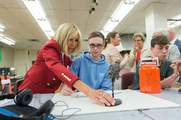Brigitte Macron retourne au lyc&eacute;e