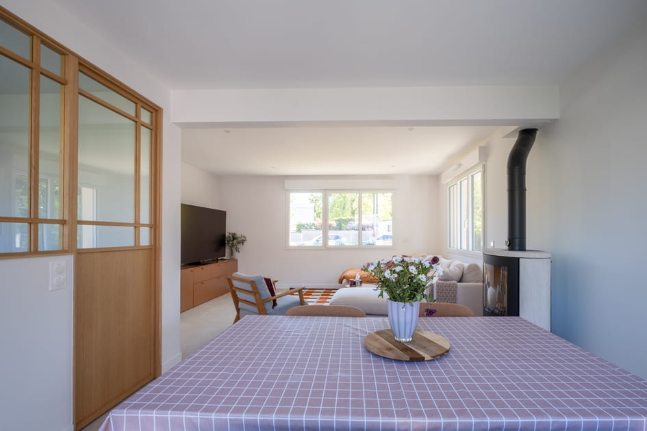 Apr&egrave;s&nbsp;: une salle &agrave; manger pr&egrave;s de la cuisine