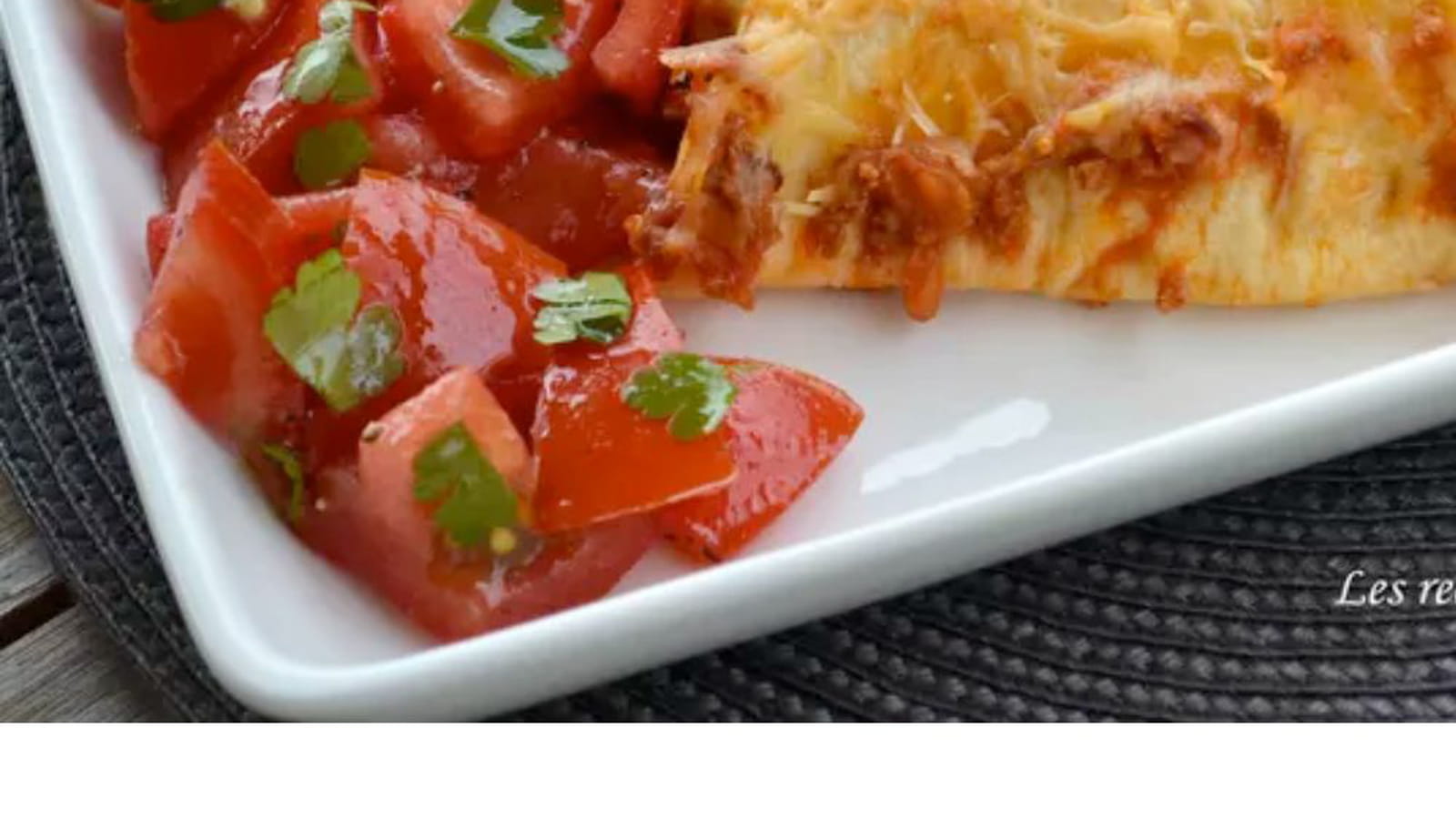 Enchiladas au chili con carne gratinés au cheddar