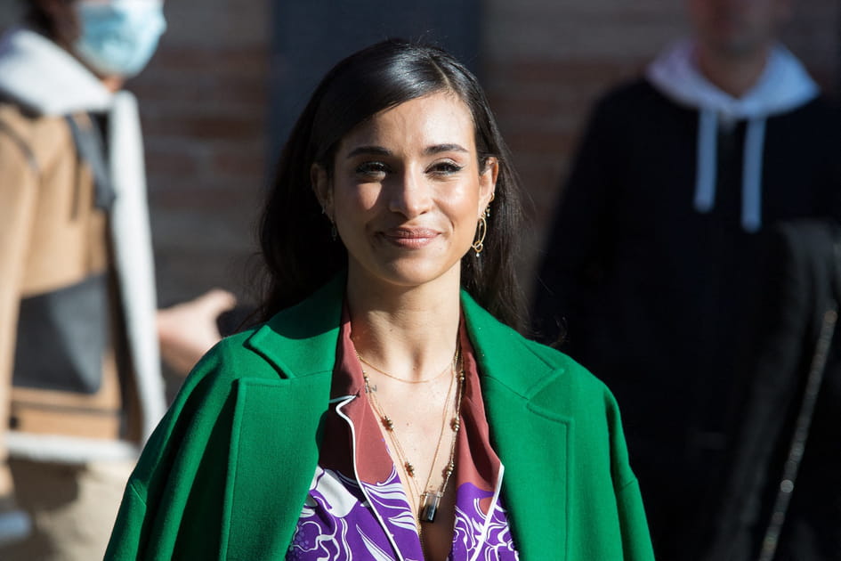 Les cheveux soyeux de Cam&eacute;lia Jordana