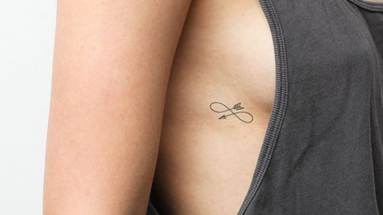 Flèche infinie sur le flanc
