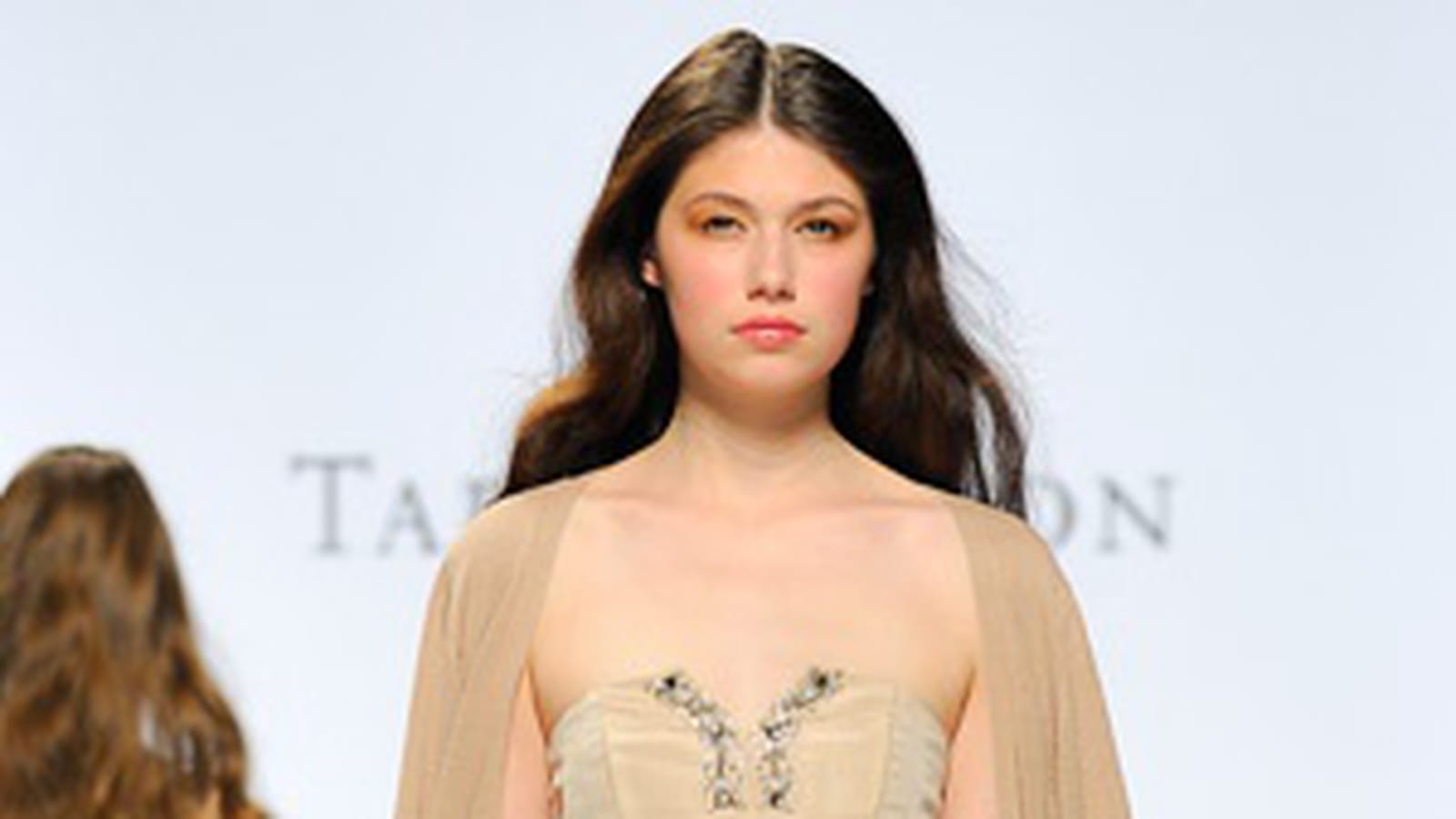 Robe nude de Tara Jarmon