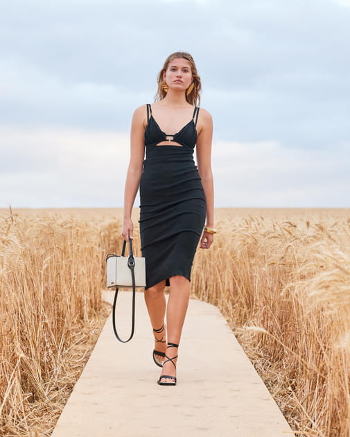 D&eacute;fil&eacute; Jacquemus printemps-&eacute;t&eacute; 2021, passage 40