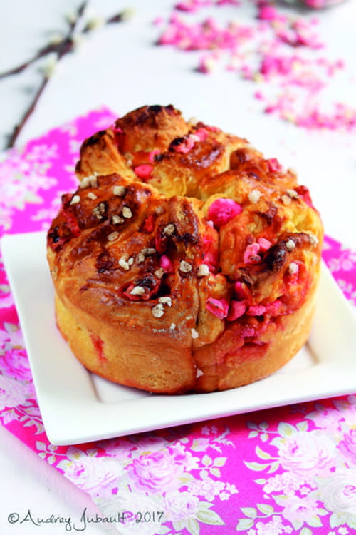 Brioche de Saint-Génix aux pralines roses