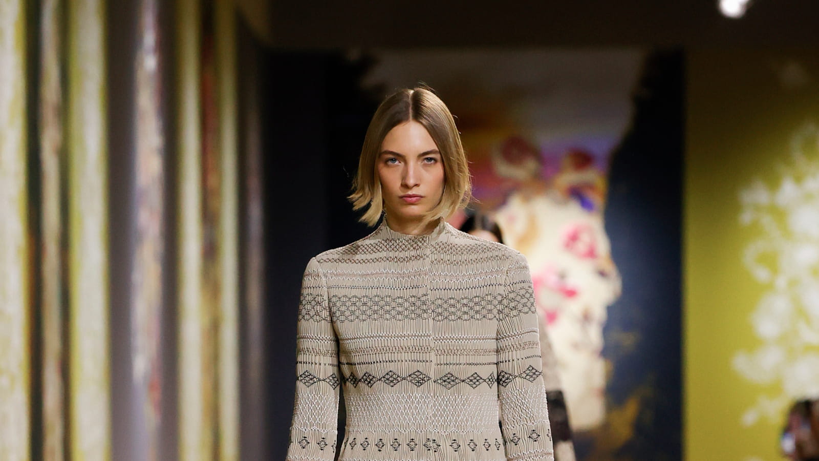 Look 24