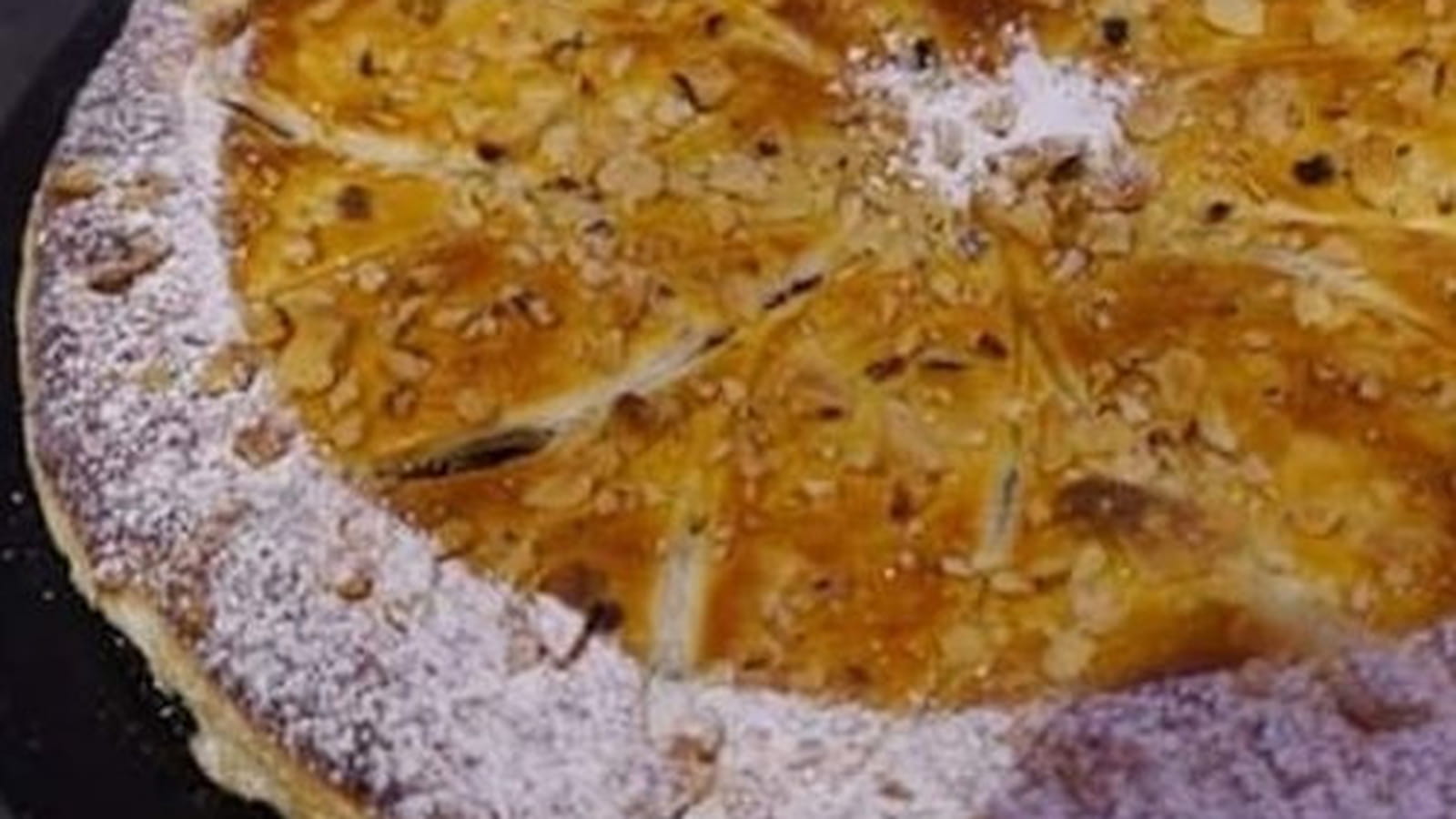 Galette crème d'amandes, poires et chocolat