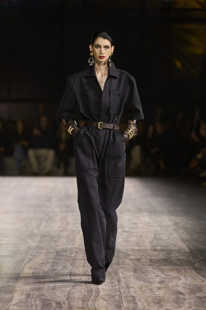 Look 28 du défilé Saint Laurent printemps-été 2024