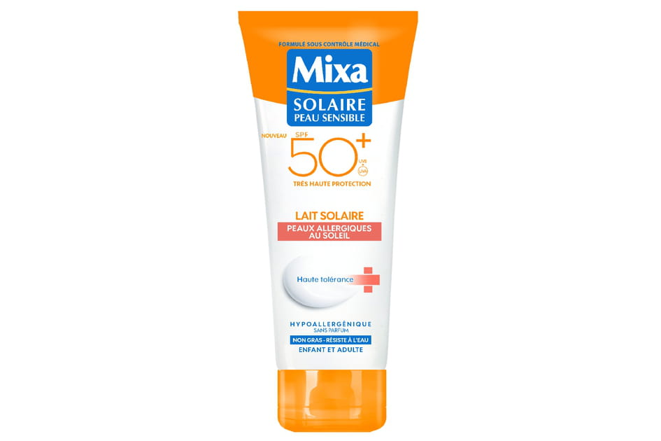 Lait solaire pour peaux allergiques aux soleil SPF50+ de Mixa