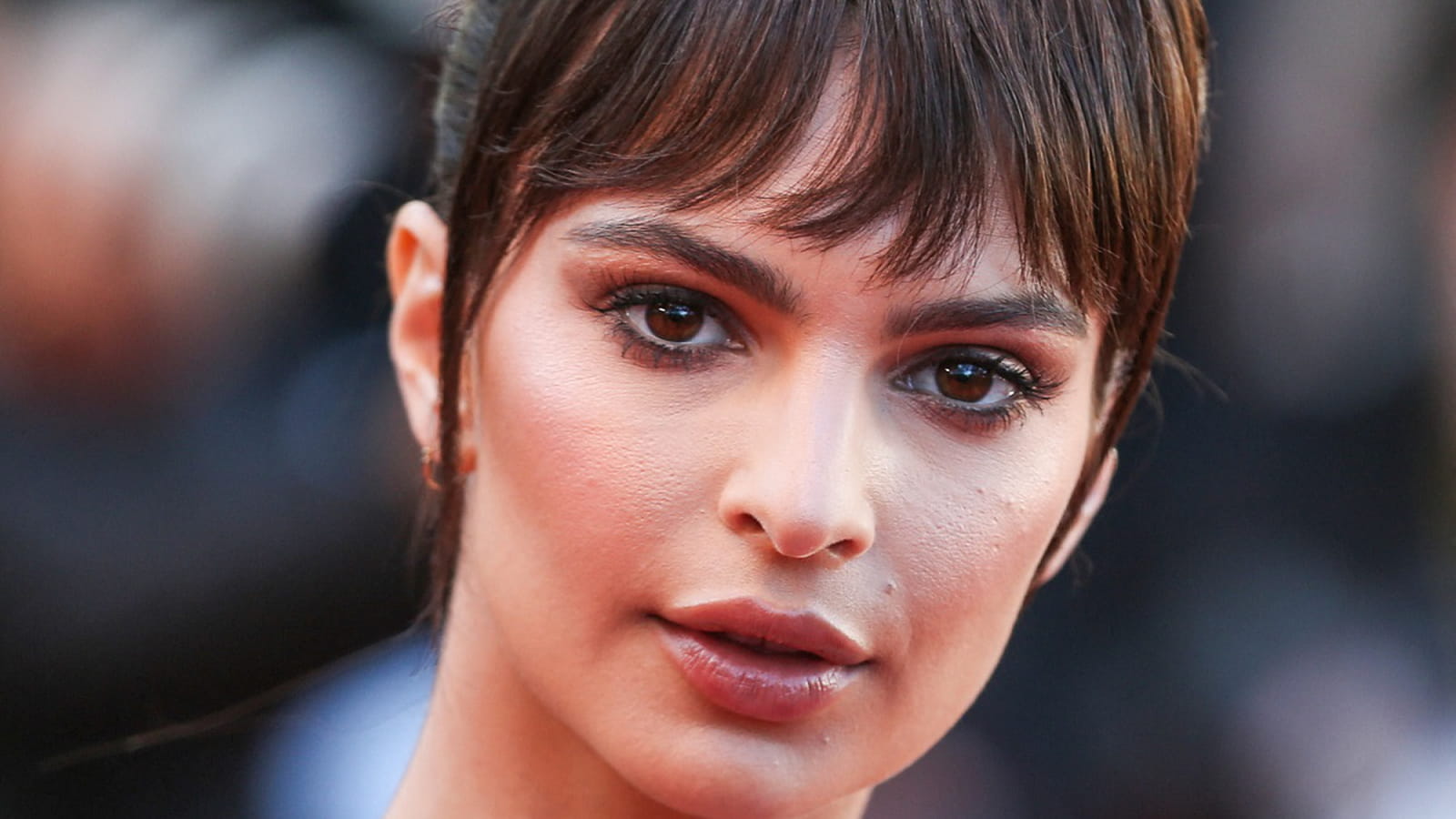 Emily Ratajkowski avec frange