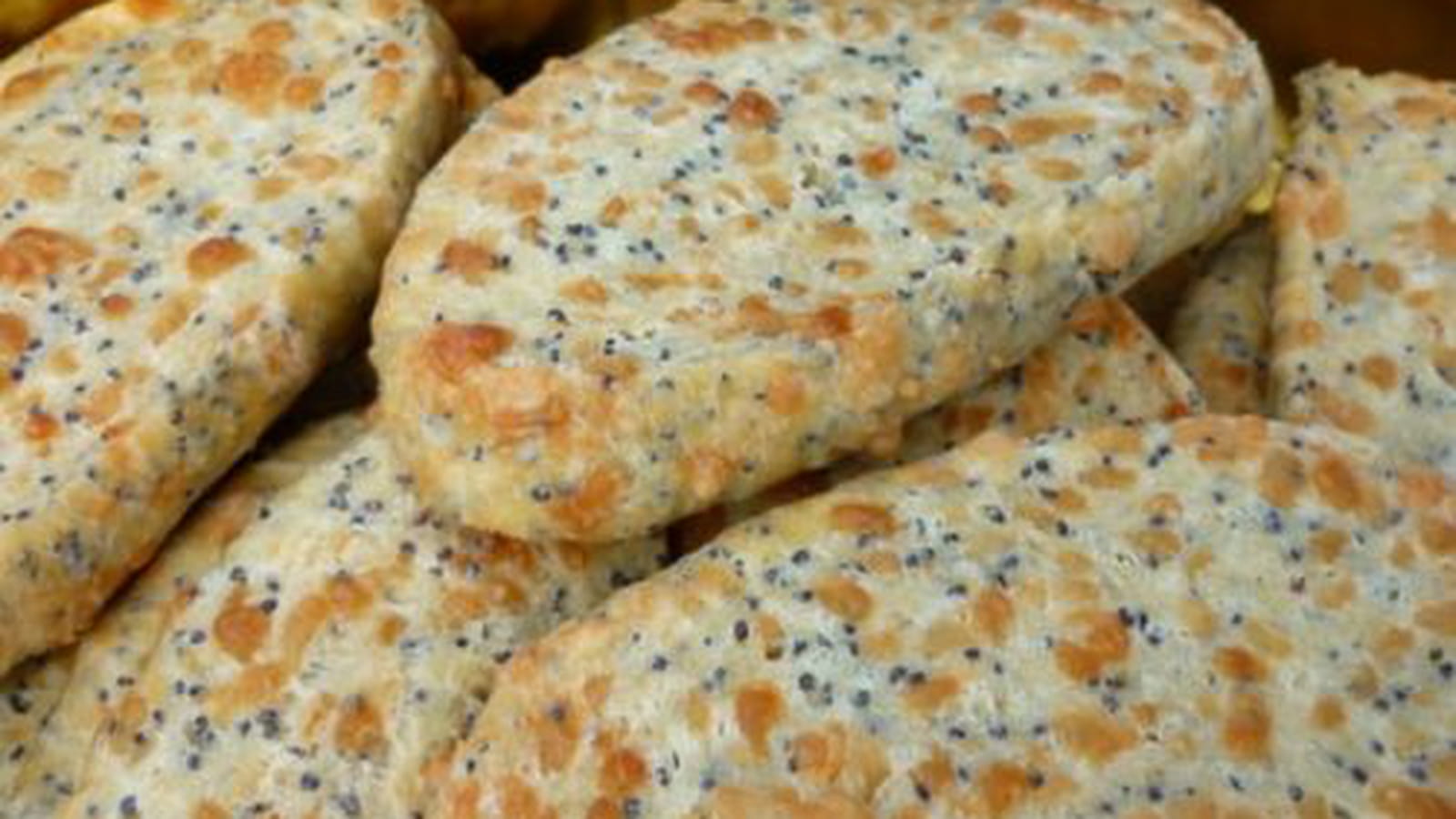 Biscuits au comté et graines de pavot
