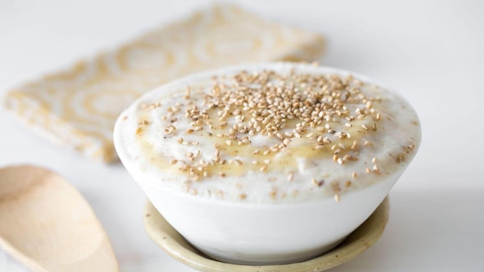 Crème glacée au miel et sésame
