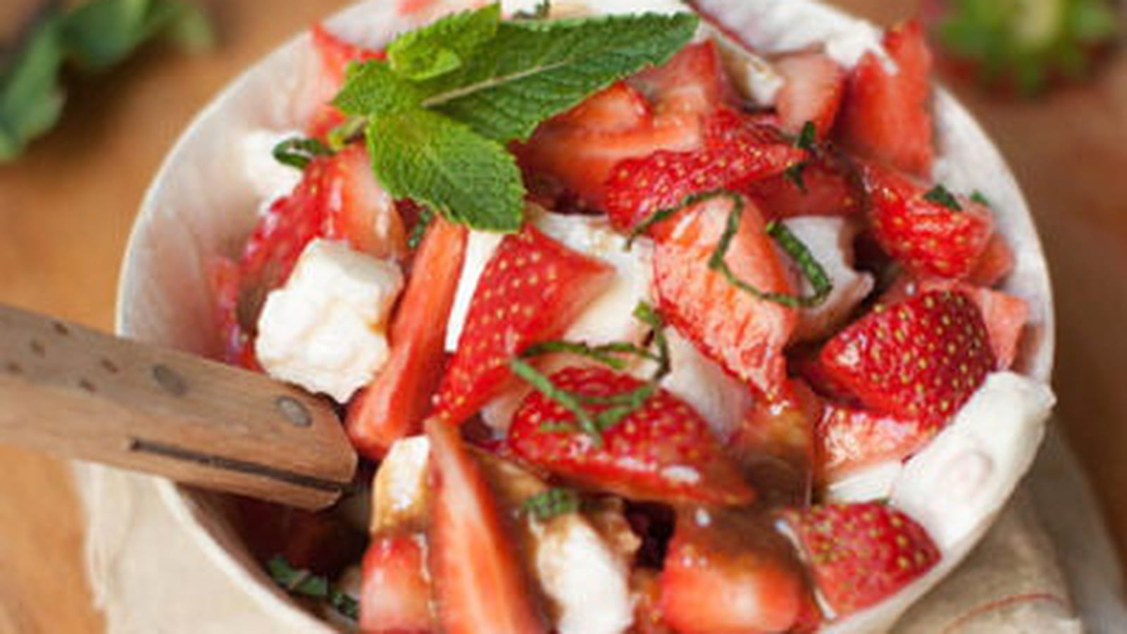 Salade fraises et mozzarella