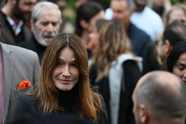 Carla Bruni effondrée avant l'entrée de Nicolas Sarkozy en prison