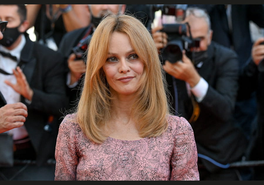 Le brushing lisse de Vanessa Paradis