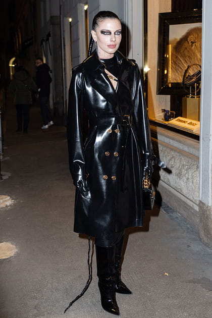 Julia Fox au dîner Versace