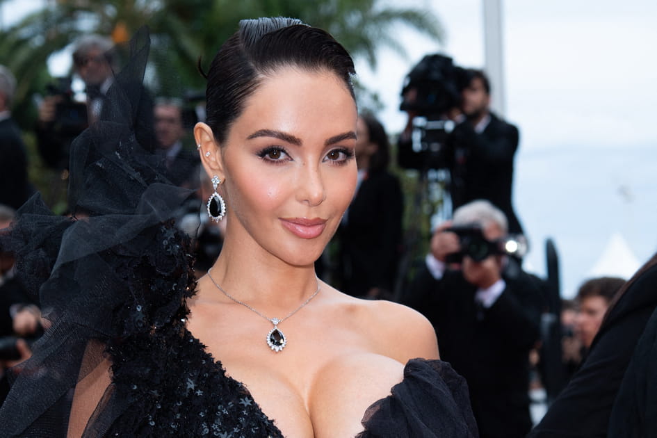 Nabilla, chic avec son chignon wet