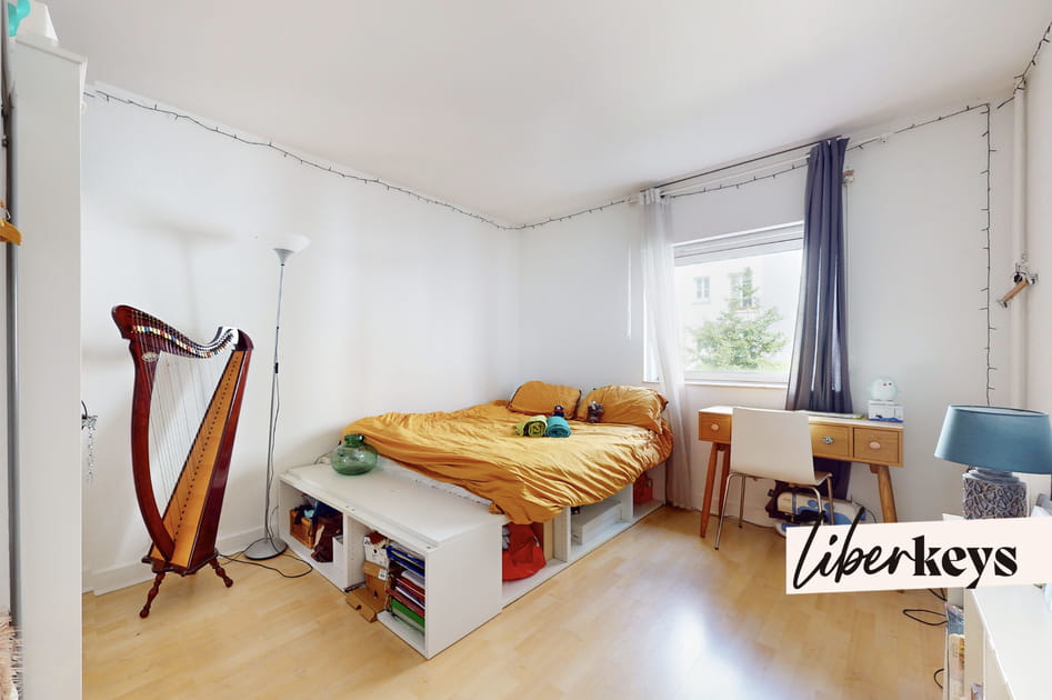 Avant&nbsp;: une chambre banale et d&eacute;pareill&eacute;e