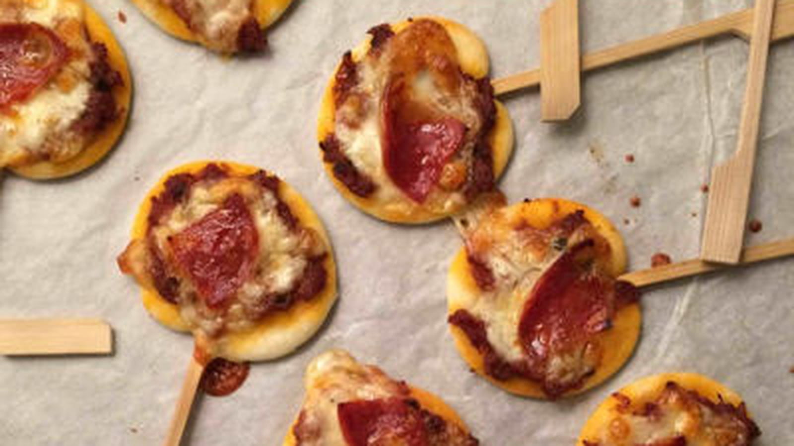 Pizzas lollipops