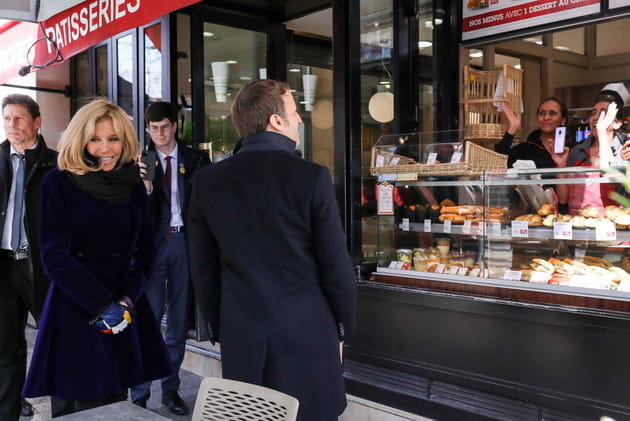 Petite faim pour une Emmanuel Macron, au d&eacute;tour d'une boulangerie