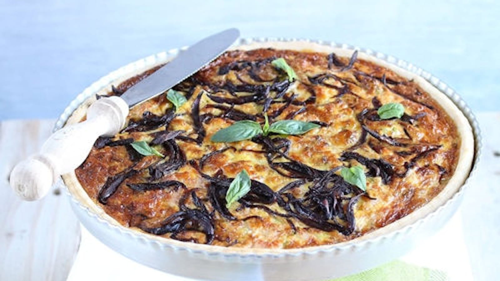Quiche printanière aux petits pois, chèvre frais et bacon
