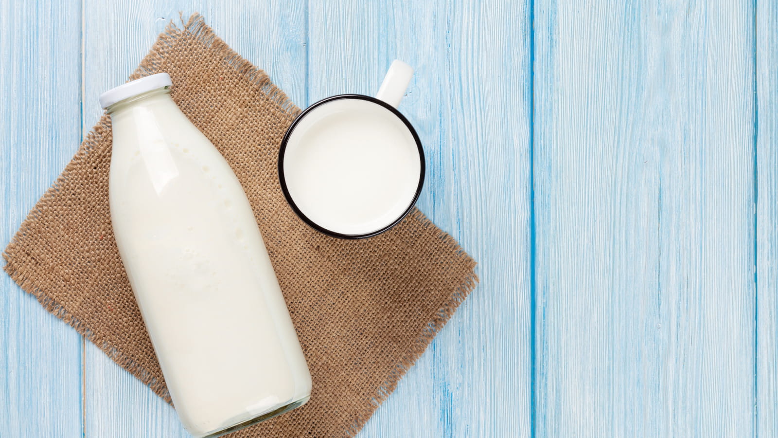 Le lait non-pasteurisé, interdit aux États-Unis, en Écosse, en Australie et au Canada