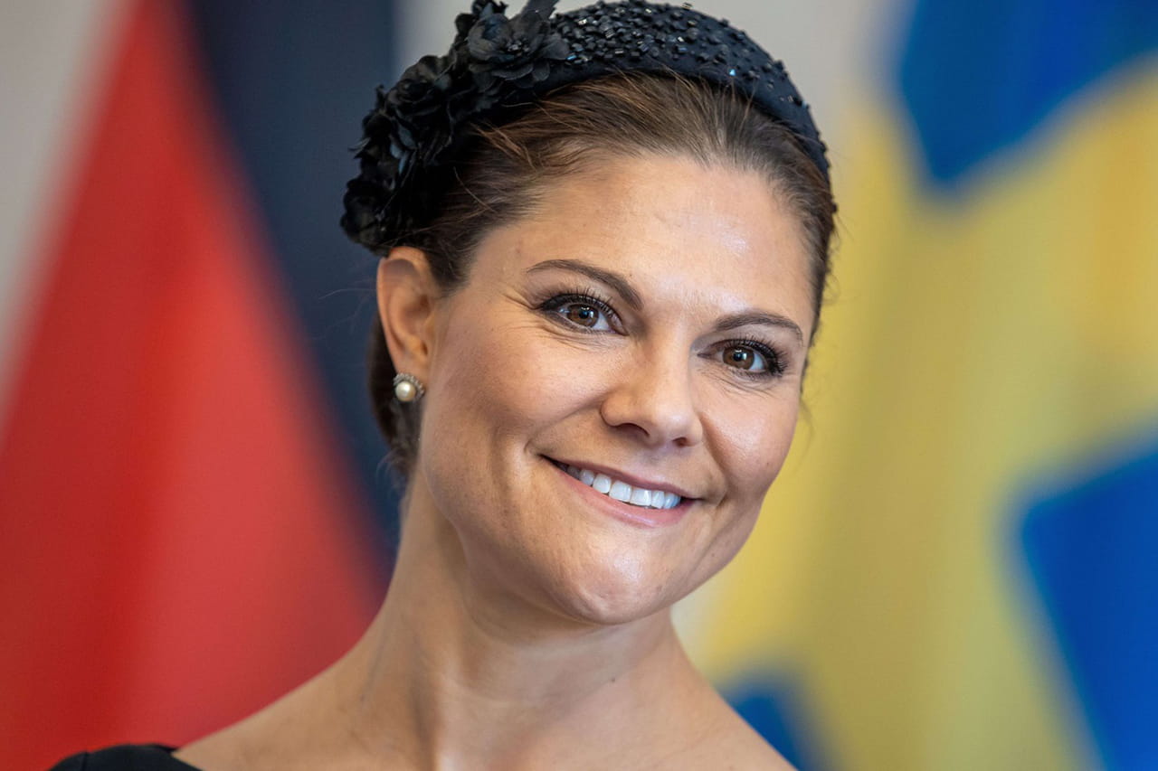 Personne ne la voyait dans ce registreÂ : Victoria de SuÃ¨de Ã©lectrise une remise de prix...