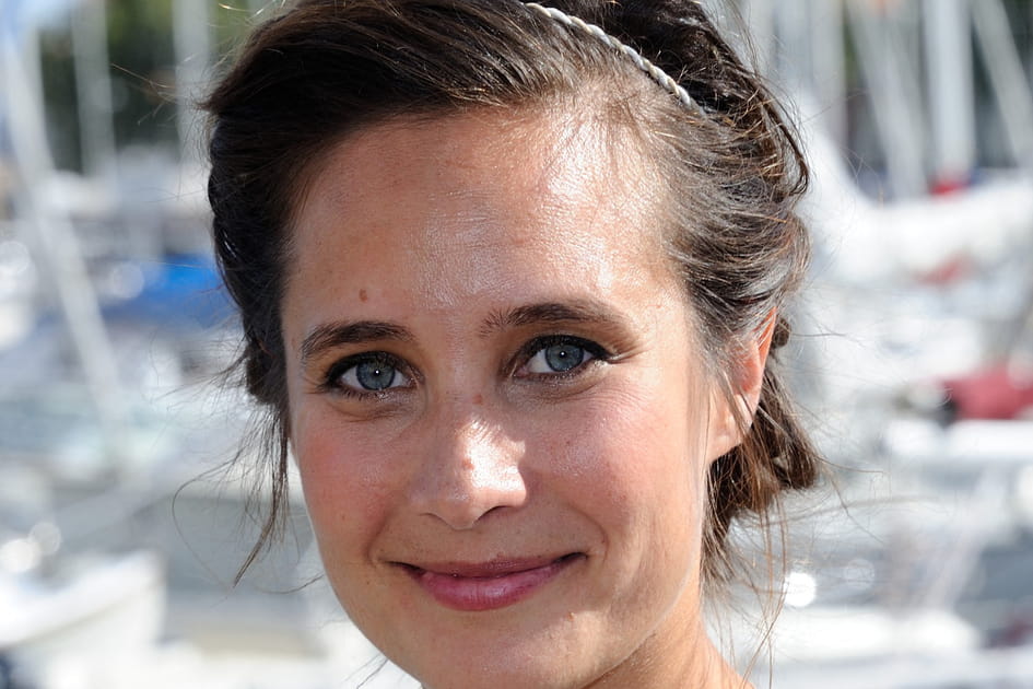 La coiffure accessoiris&eacute;e de Julie de Bona