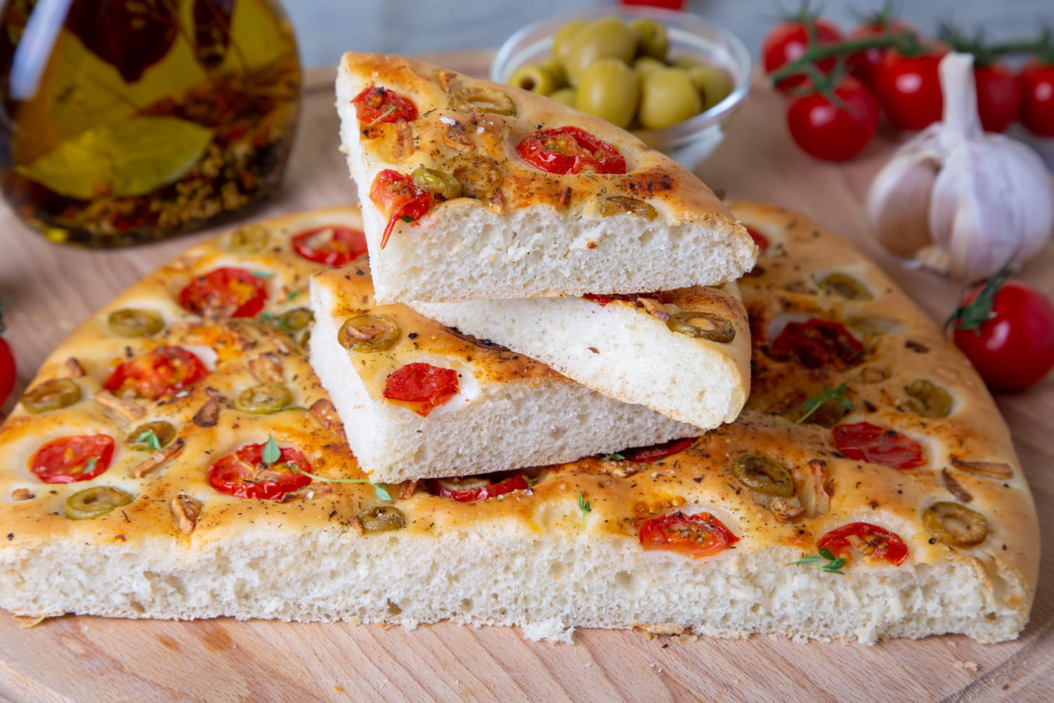 Sans levée ni temps de repos, cette focaccia super rapide est parfaite pour l'apéro