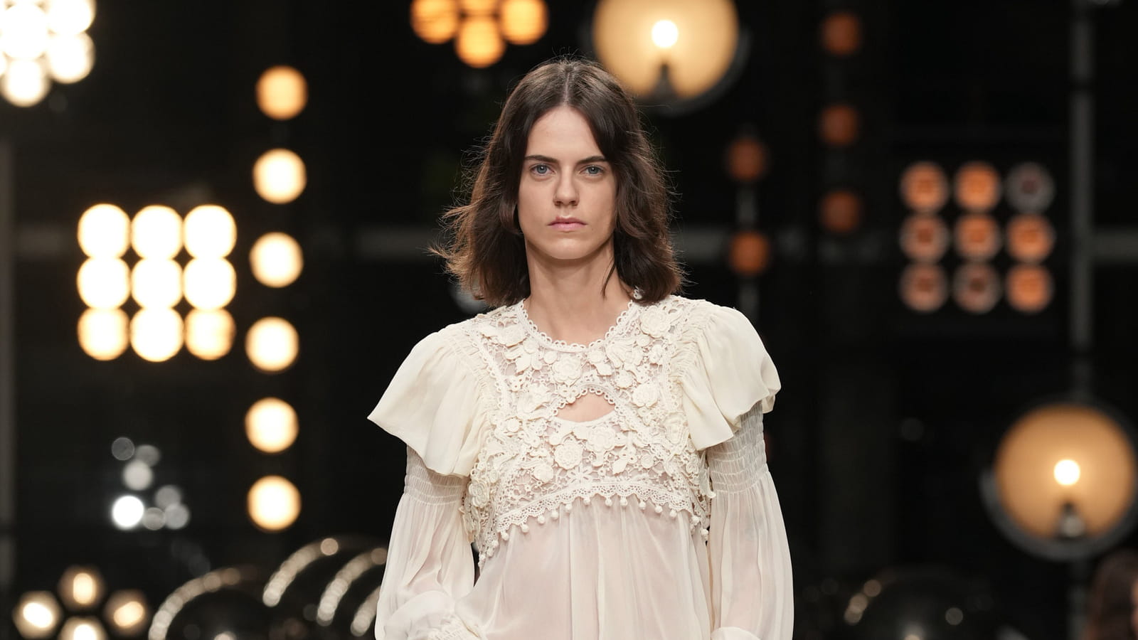 Look 28