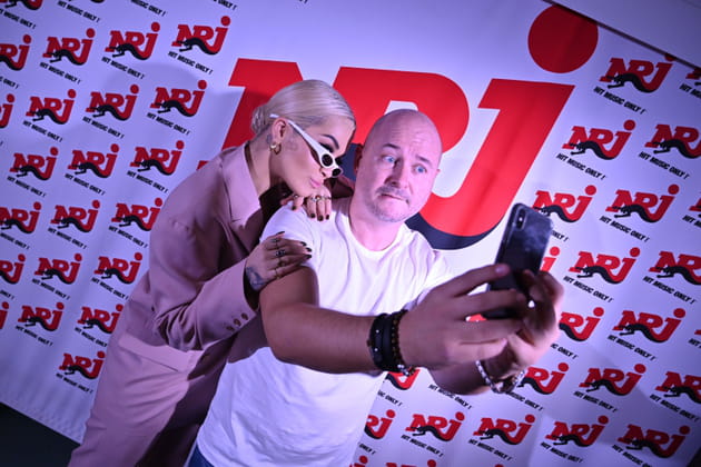 Rita Ora et Cauet peuvent s'encadrer