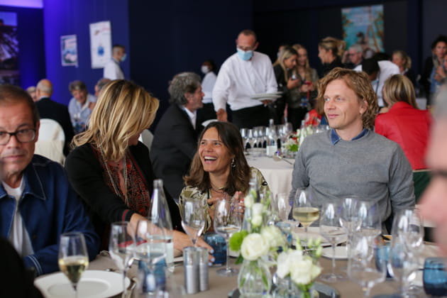 Alex Lutz avec Vanille Clerc et sa mère Virginie Coupérie-Eiffel