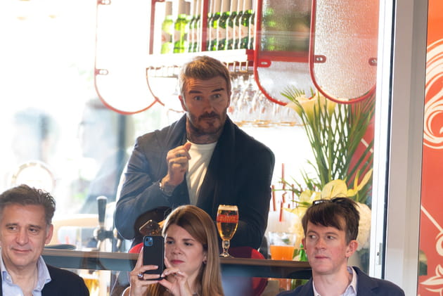 David Beckham rep&eacute;r&eacute; au bar dans les loges de Roland-Garros