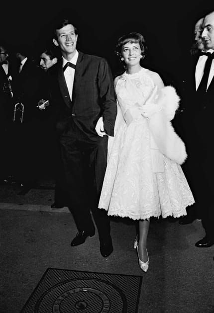 Accompagnée de Jean-Paul Belmondo