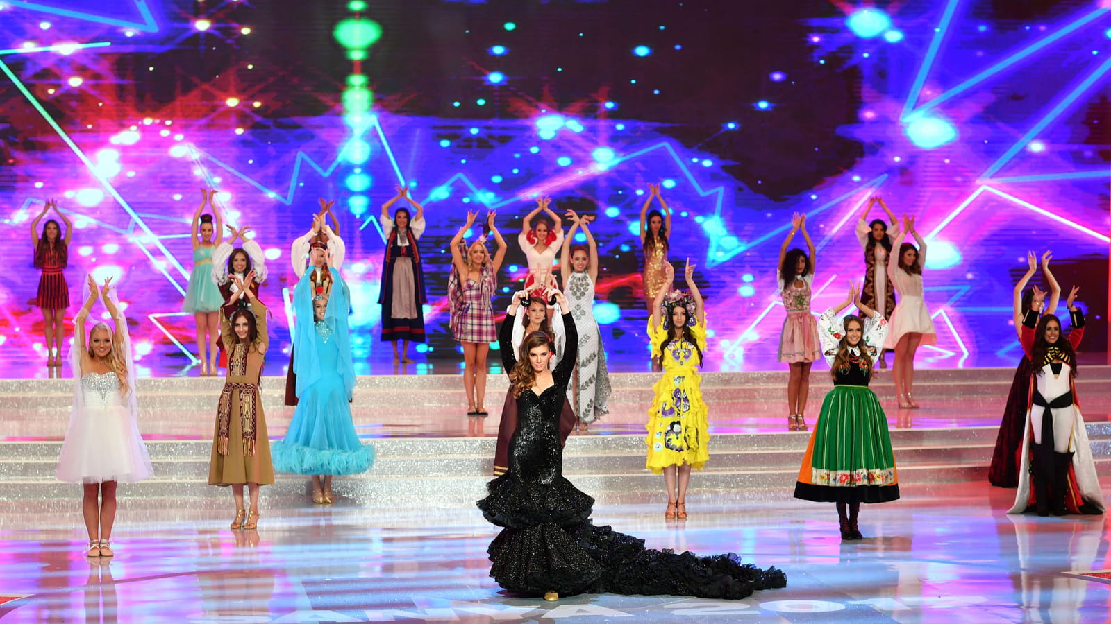 Les miss défilent
