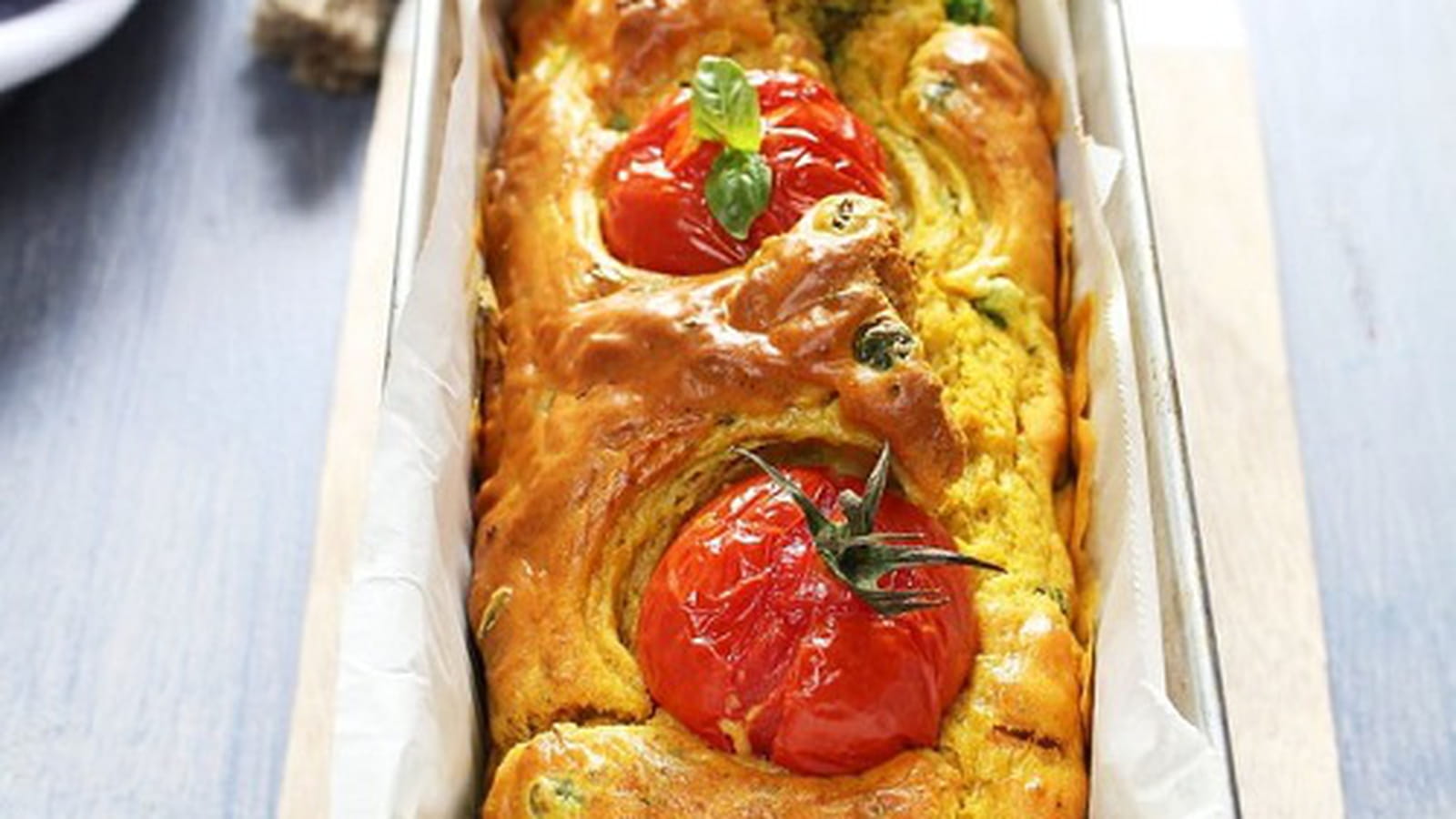 Cake au poulet curry et petits pois