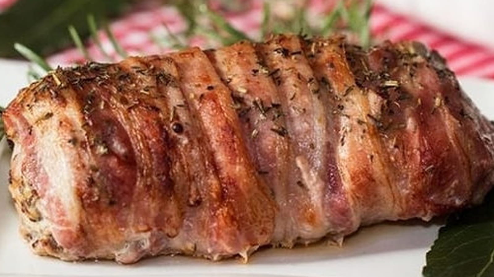 Filet mignon de porc en habit de lard fumé