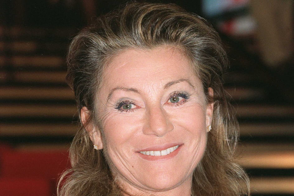 Sheila, &eacute;blouissante avec son teint glowy