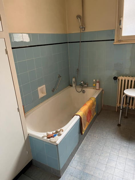 Avant&nbsp;: une salle de bains d&eacute;fra&icirc;chie