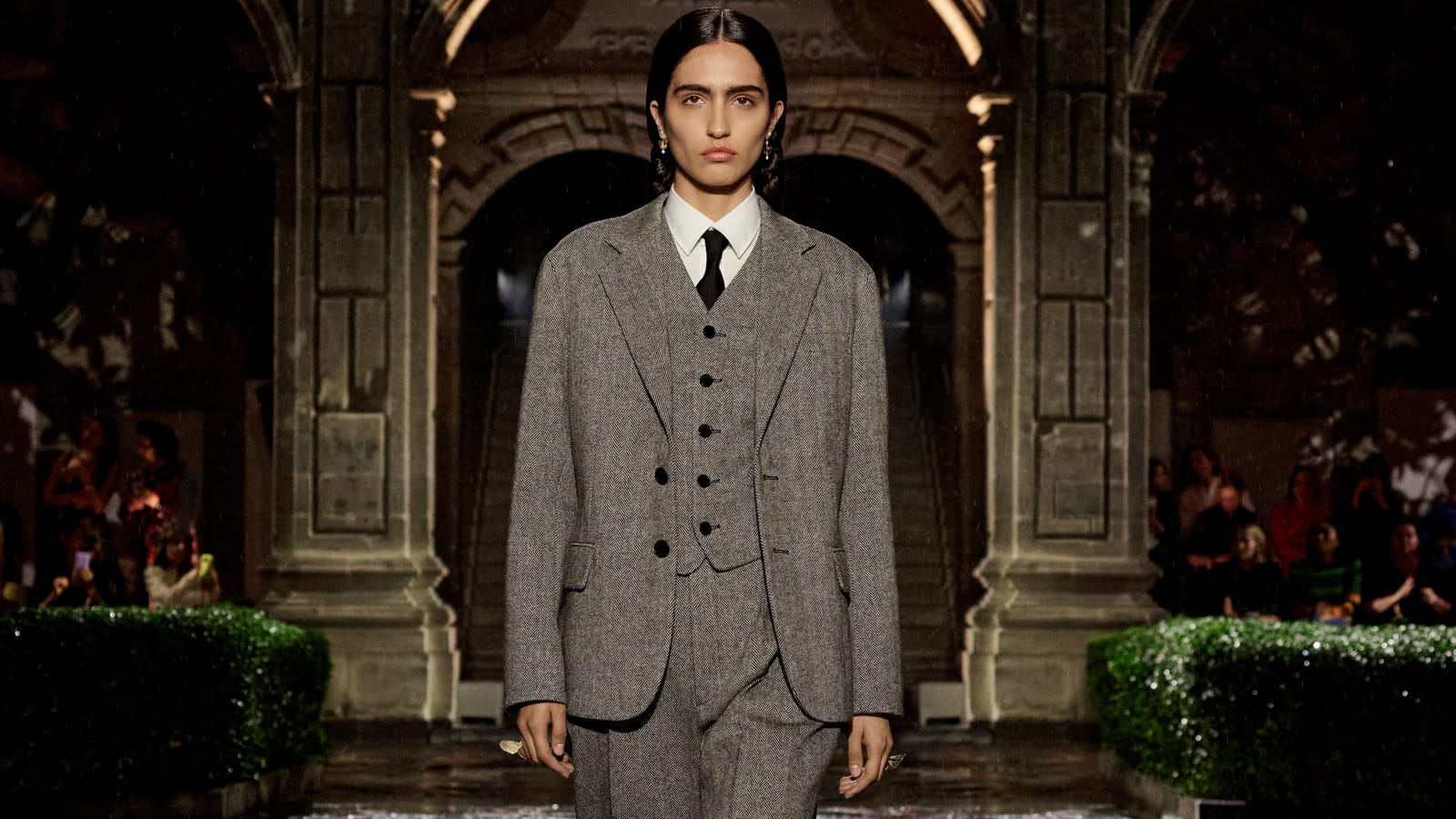 Look 37