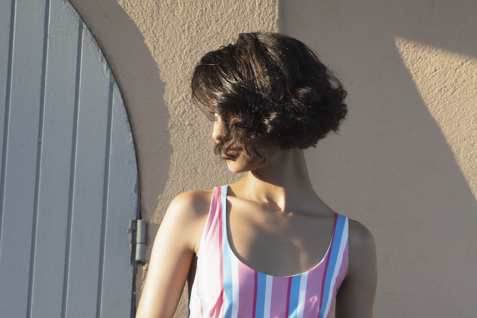 Le carr&eacute; court plongeant avec un brushing volume