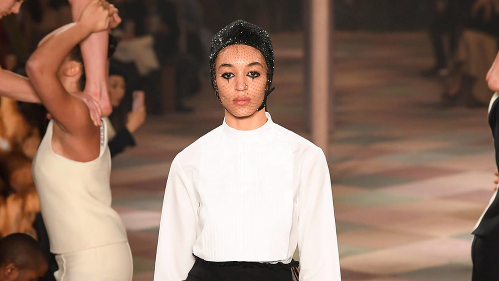Look 11