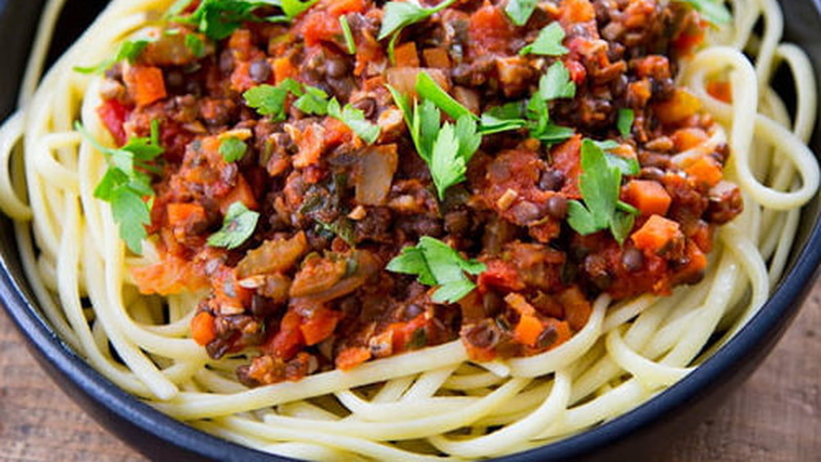 Linguine & veggie bolognaise