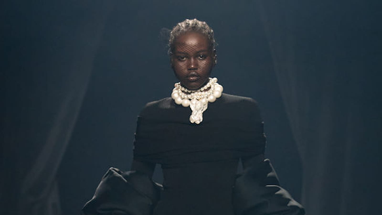 Défilé hommage à Alber Elbaz