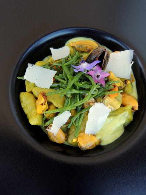 Gnocchis à l’oseille ~ Moules sauce courgette & curcuma