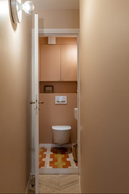 Apr&egrave;s&nbsp;: un cabinet de toilettes color&eacute; et soign&eacute;