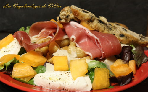 Salade de pâtes au melon, jambon de Parme et mozzarella